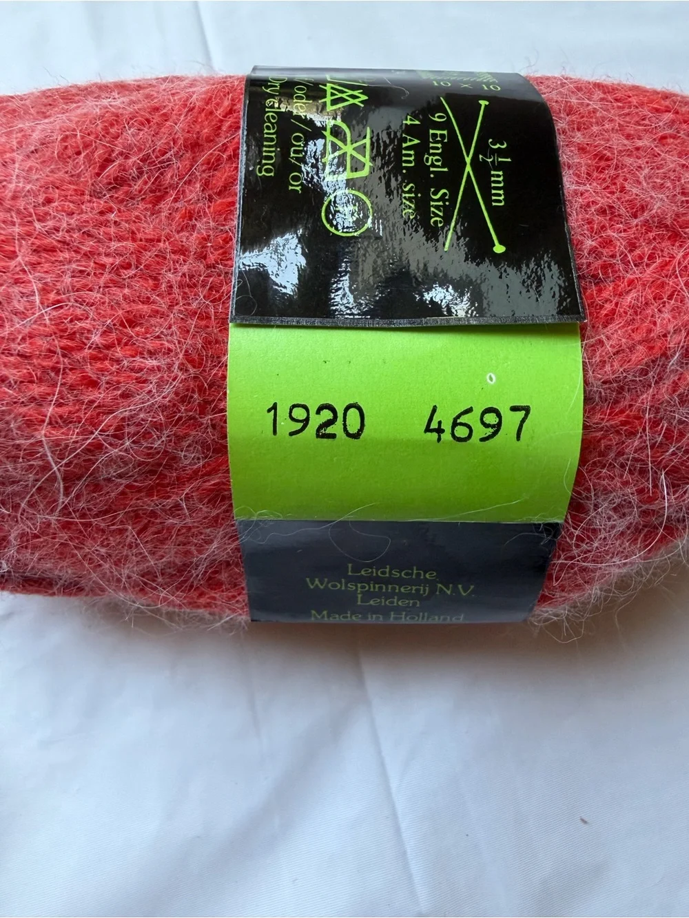 RARE DEADSTOCK VINTAGE 1970s YARN BUNDLE